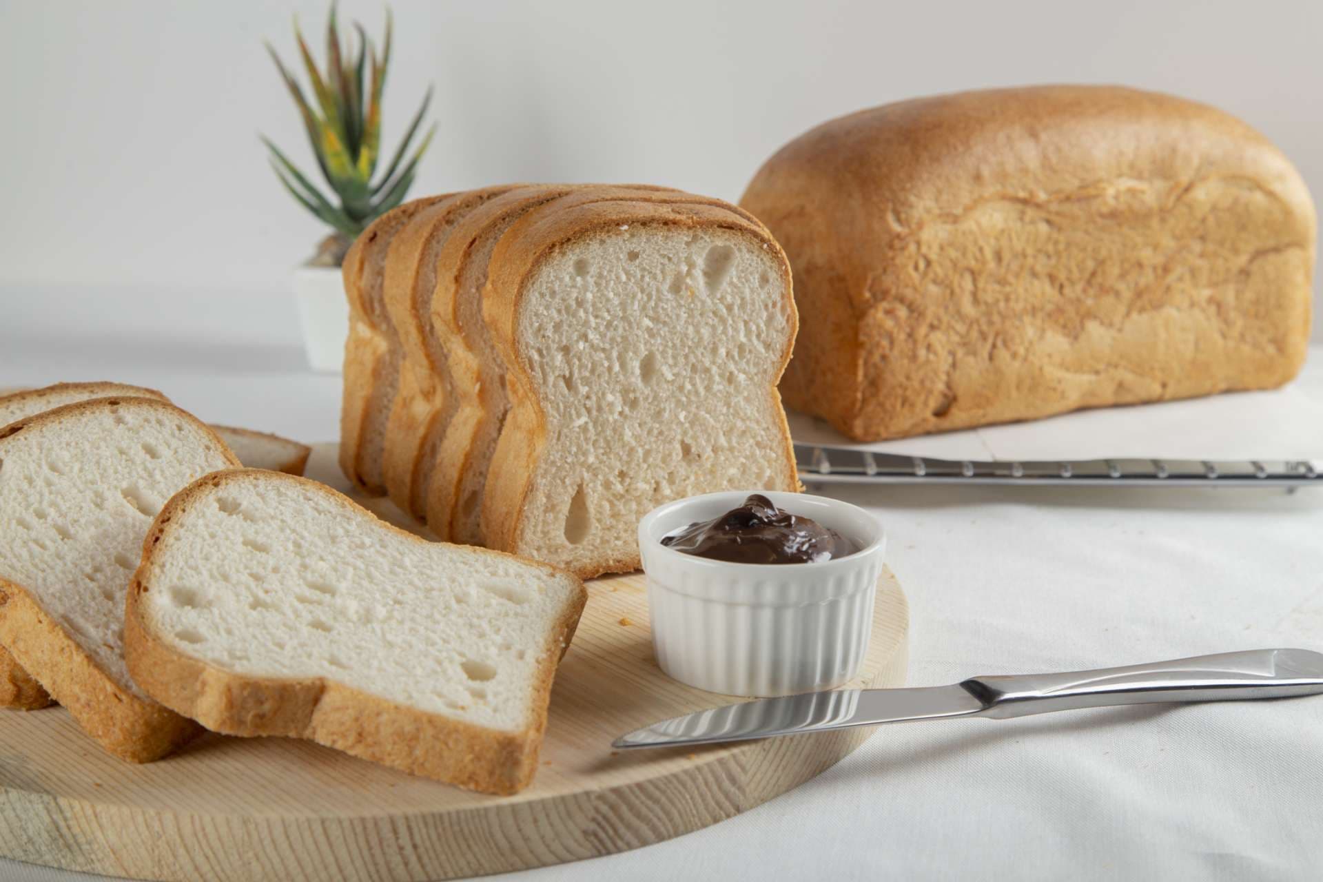 Glutenfreies Weißbrot Auf Weißem Hintergrund. in Denizli, Denizli, Türkei